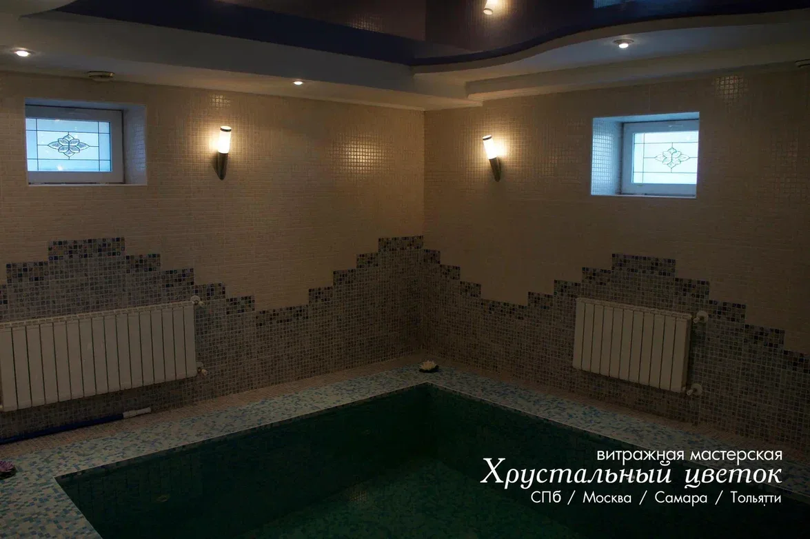 Витраж в бассейн